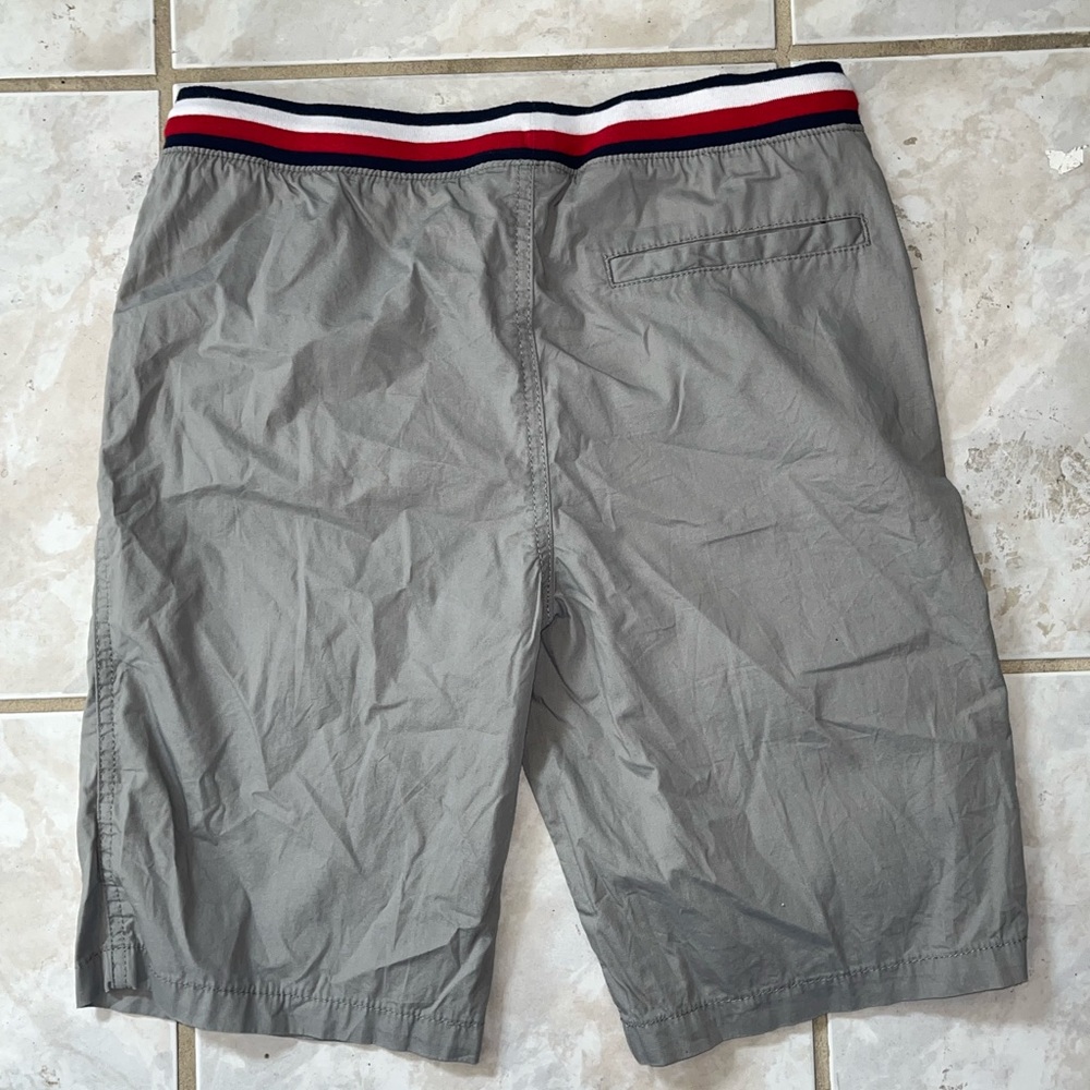 Youth Tommy Hilfiger Boys Gray Shorts Size Large  16/18 Drawstring - Picture 2 of 4